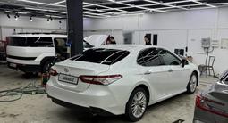 Toyota Camry 2018 года за 14 500 000 тг. в Алматы – фото 2