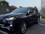 Toyota Highlander 2021 года за 26 000 000 тг. в Алматы