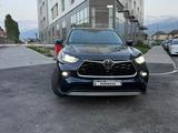 Toyota Highlander 2021 года за 26 000 000 тг. в Алматы – фото 2