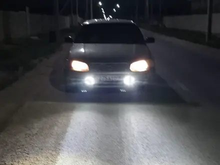 Toyota Camry 2000 года за 2 600 000 тг. в Актау – фото 3