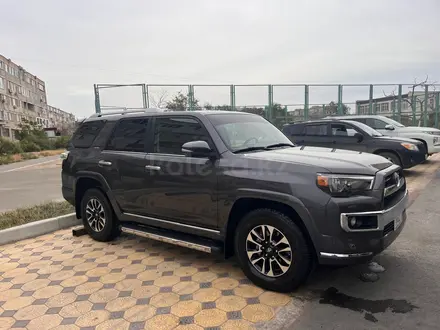 Toyota 4Runner 2016 года за 14 800 000 тг. в Актау – фото 2