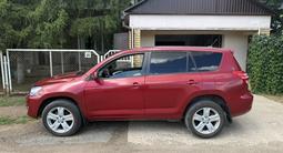 Toyota RAV4 2010 года за 6 000 000 тг. в Уральск – фото 2