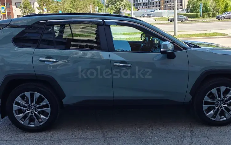 Toyota RAV4 2020 года за 14 700 000 тг. в Усть-Каменогорск