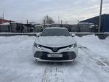 Toyota Camry 2018 годаүшін13 600 000 тг. в Астана – фото 2