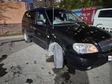 Kia Carnival 2005 годаүшін3 800 000 тг. в Астана