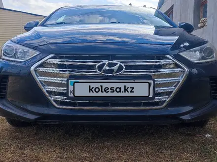 Hyundai Elantra 2016 года за 7 500 000 тг. в Уральск – фото 2