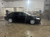 Toyota Camry 2011 года за 4 300 000 тг. в Атырау – фото 2