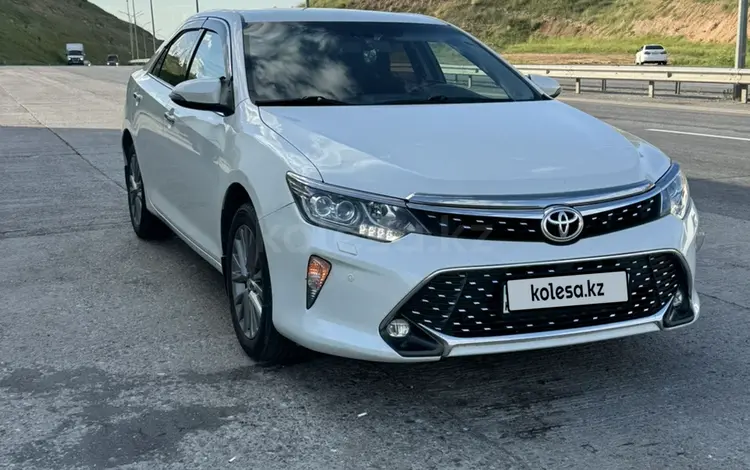 Toyota Camry 2017 года за 12 700 000 тг. в Шымкент