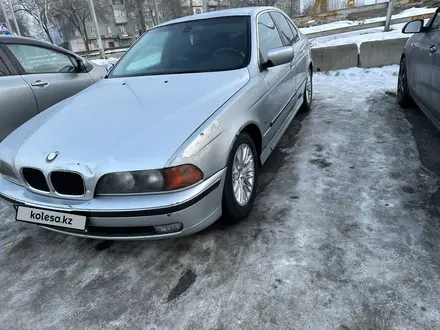 BMW 528 1998 года за 2 700 000 тг. в Алматы – фото 4