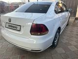 Volkswagen Polo 2015 годаfor4 800 000 тг. в Атырау – фото 2