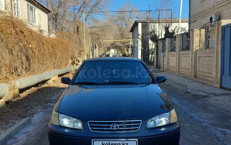 Toyota Camry 2000 годаfor2 900 000 тг. в Атырау