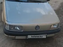 Volkswagen Passat, 1990