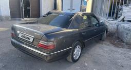 Mercedes-Benz E 220 1994 годаfor1 600 000 тг. в Караганда