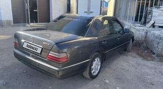 Mercedes-Benz E 220 1994 года за 1 600 000 тг. в Караганда