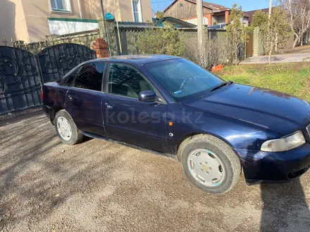 Audi A4 1995 года за 1 650 000 тг. в Астана