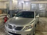 Toyota Camry 2011 года за 4 800 000 тг. в Атырау – фото 2