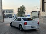 Chrysler 300C 2005 года за 5 200 000 тг. в Алматы – фото 2