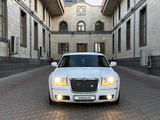 Chrysler 300C 2005 года за 5 200 000 тг. в Алматы – фото 3