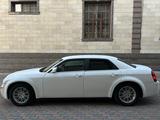 Chrysler 300C 2005 года за 5 200 000 тг. в Алматы – фото 5