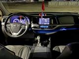 Toyota Highlander 2018 года за 13 000 000 тг. в Жанаозен – фото 4