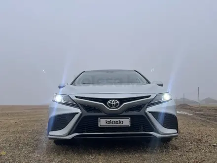 Toyota Camry 2019 года за 10 000 000 тг. в Жезказган – фото 4