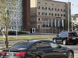 BMW 750 2009 годаүшін7 800 000 тг. в Астана – фото 4