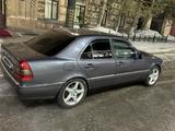 Mercedes-Benz C 200 1996 года за 1 900 000 тг. в Караганда – фото 3