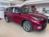 Toyota Highlander 2022 годаүшін32 060 000 тг. в Астана