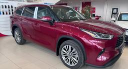 Toyota Highlander 2022 года за 32 060 000 тг. в Астана