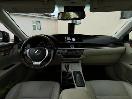 Lexus ES 300h 2013 года за 8 500 000 тг. в Актау – фото 7