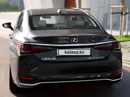 Lexus ES 250 2022 года за 24 000 000 тг. в Алматы – фото 20