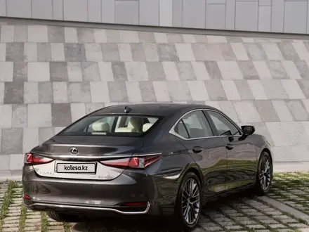 Lexus ES 250 2022 года за 24 000 000 тг. в Алматы – фото 22