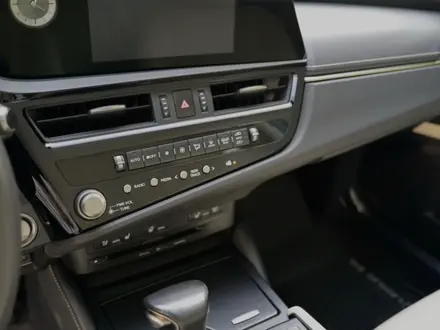 Lexus ES 250 2022 года за 24 000 000 тг. в Алматы – фото 30