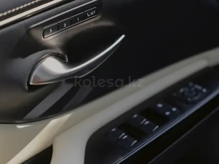 Lexus ES 250 2022 года за 24 000 000 тг. в Алматы – фото 31
