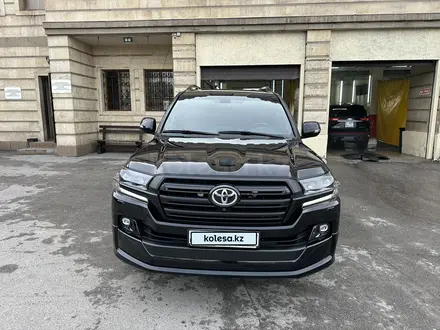 Toyota Land Cruiser 2019 года за 39 000 000 тг. в Алматы