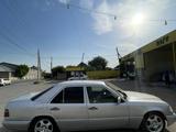 Mercedes-Benz E 320 1993 года за 2 600 000 тг. в Шымкент – фото 2