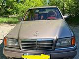 Mercedes-Benz C 220 1993 года за 1 800 000 тг. в Усть-Каменогорск – фото 4