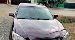 Toyota Camry 2003 годаүшін5 300 000 тг. в Актобе – фото 2