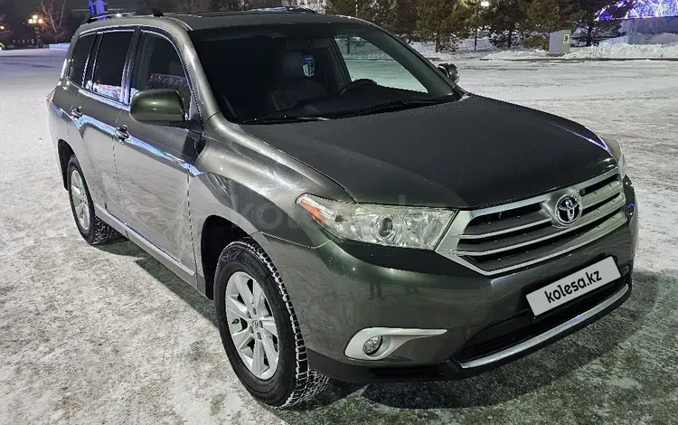 Toyota Highlander 2012 годаfor12 100 000 тг. в Житикара