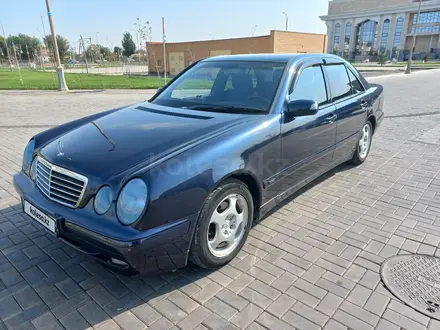 Mercedes-Benz E 280 1999 года за 4 400 000 тг. в Туркестан – фото 2