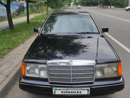 Mercedes-Benz E 300 1992 года за 2 450 000 тг. в Алматы – фото 3