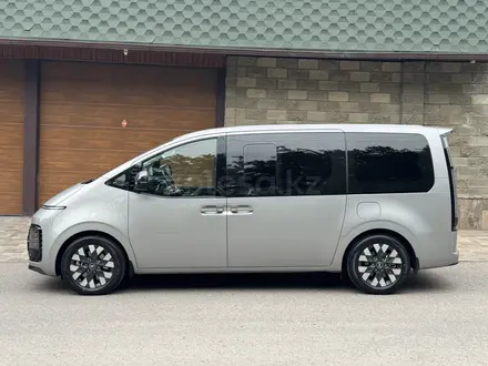 Hyundai Staria 2023 года за 23 700 000 тг. в Алматы – фото 11