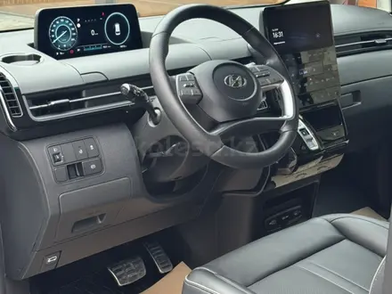 Hyundai Staria 2023 года за 23 700 000 тг. в Алматы – фото 19