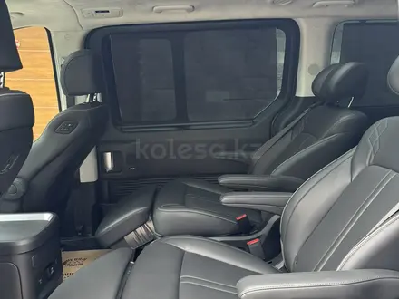 Hyundai Staria 2023 года за 23 700 000 тг. в Алматы – фото 35