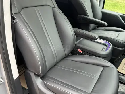 Hyundai Staria 2023 года за 23 700 000 тг. в Алматы – фото 51