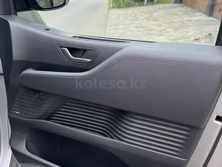 Hyundai Staria 2023 года за 23 700 000 тг. в Алматы – фото 55