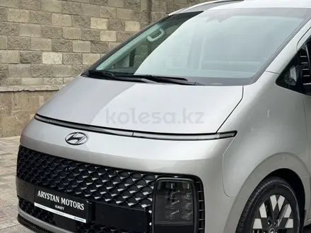 Hyundai Staria 2023 года за 23 700 000 тг. в Алматы – фото 58