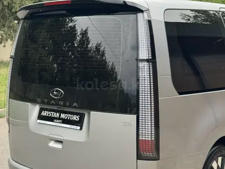 Hyundai Staria 2023 года за 23 700 000 тг. в Алматы – фото 63