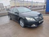 Toyota Camry 2013 года за 10 500 000 тг. в Актобе – фото 4