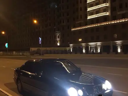 Mercedes-Benz E 240 2000 года за 3 500 000 тг. в Актау – фото 3